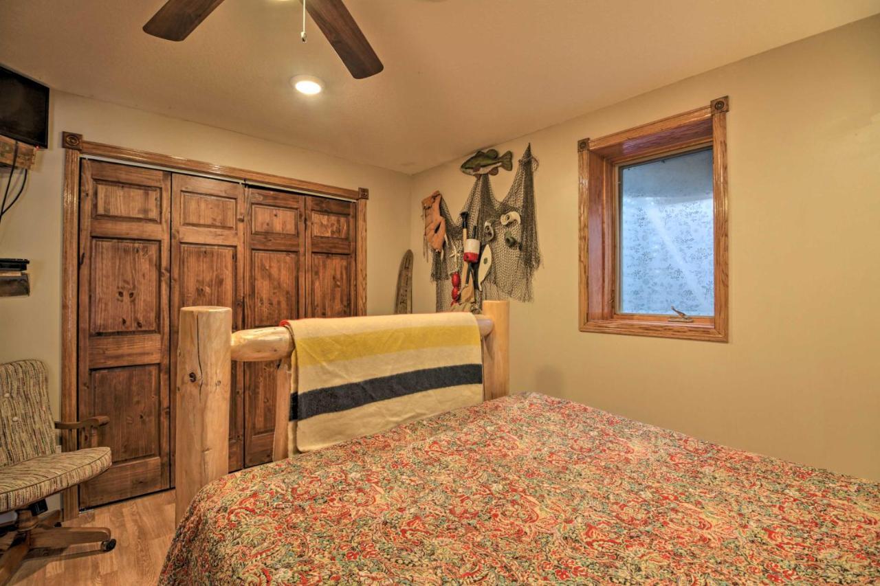 Lakefront Deer River Apt With Dock, Fire Pit And Patio エクステリア 写真